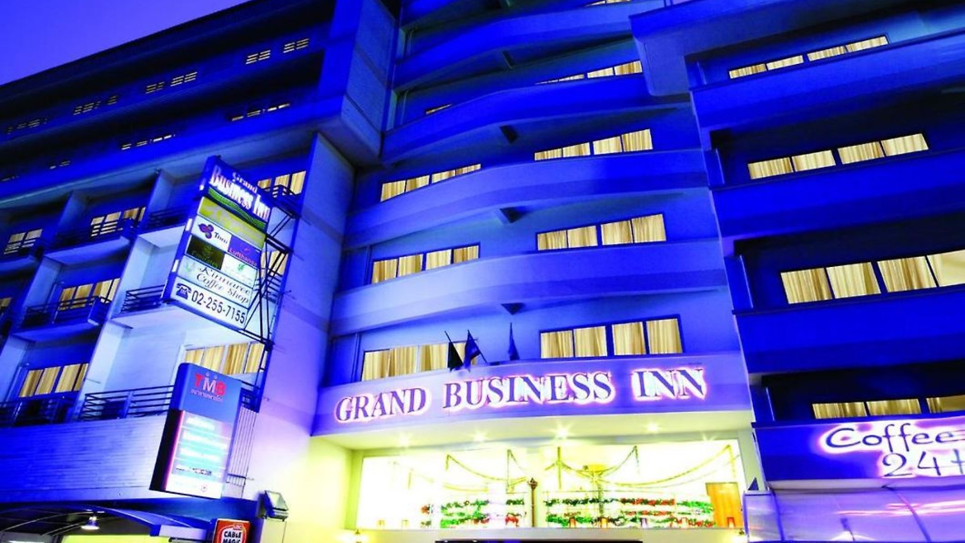 Grand Business Inn Slider 1